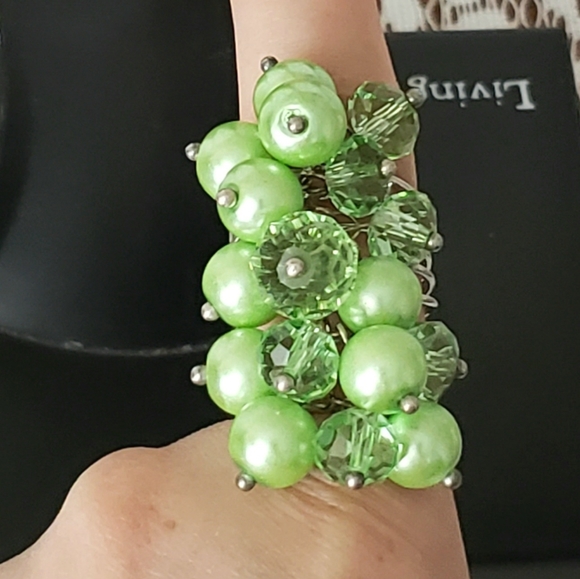 ⭐5/$25 Fun Funky Lime Green Peridot August Beaded Bauble Ring - Picture 7 of 13
